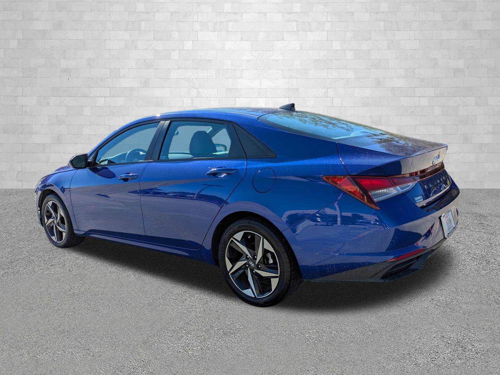 2023 Hyundai Elantra SEL photo 4