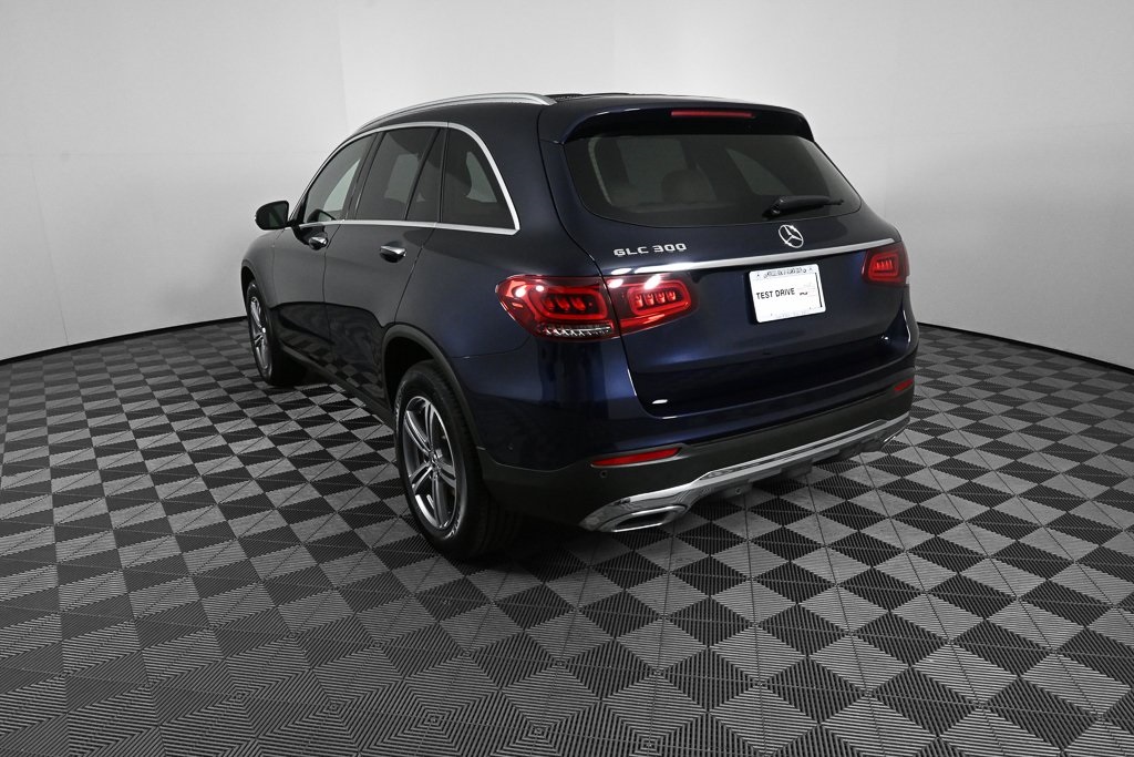 2022 Mercedes Benz GLC 300 photo 4