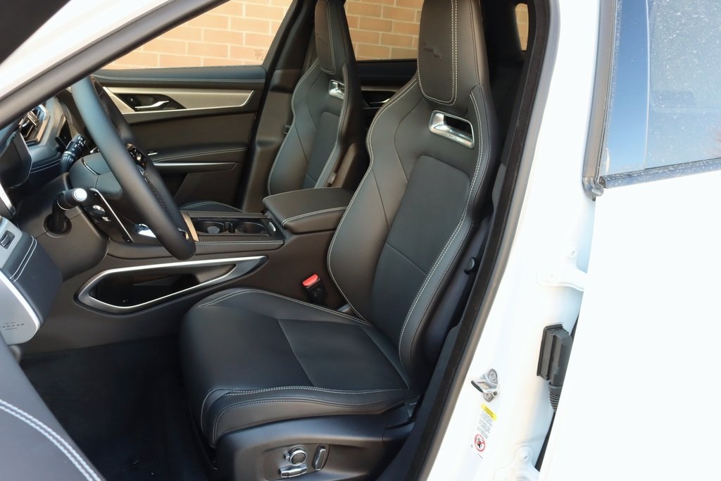 2026 JAGUAR F-PACE - Image 12