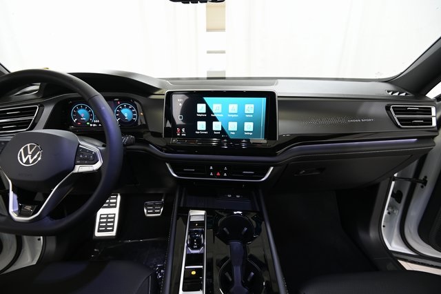 2026 Volkswagen Atlas Cross Sport SEL R-Line photo 2