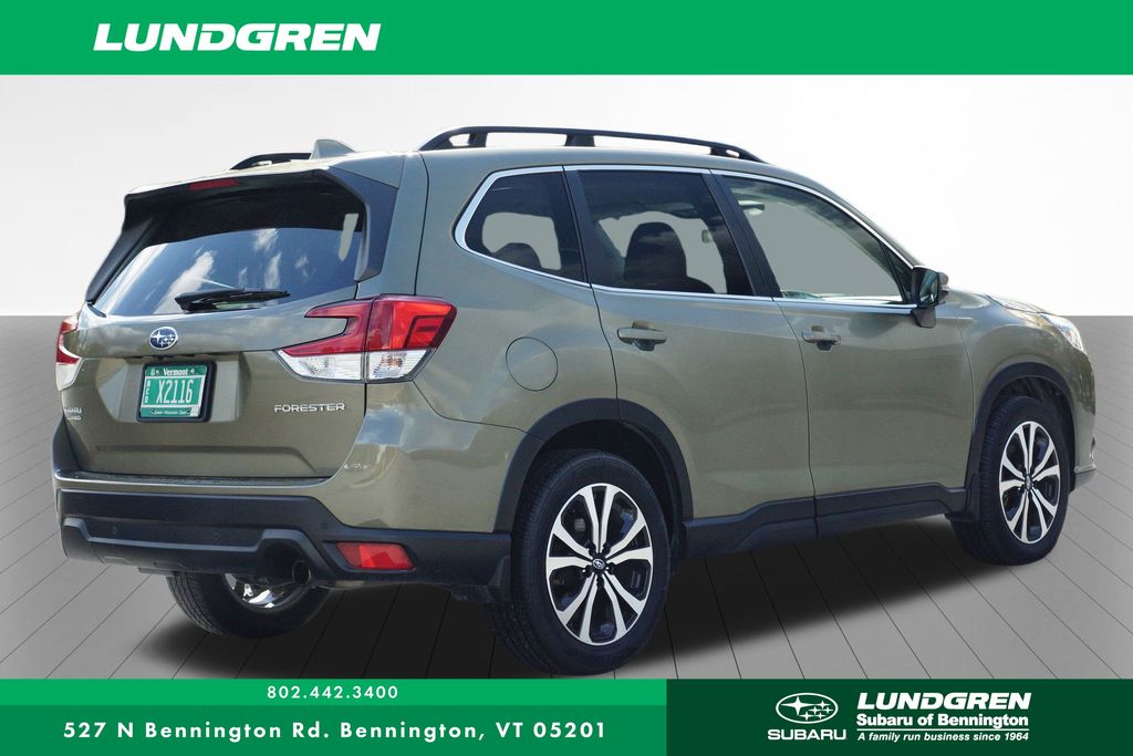 2022 Subaru Forester Limited photo 3