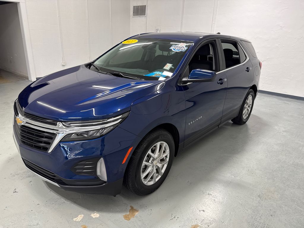 2022 Chevrolet Equinox LT photo 3