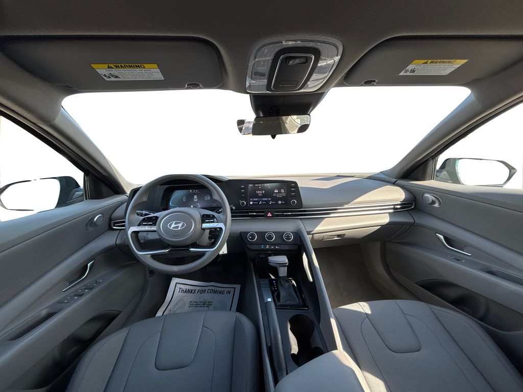 2024 Hyundai Elantra SE photo 14