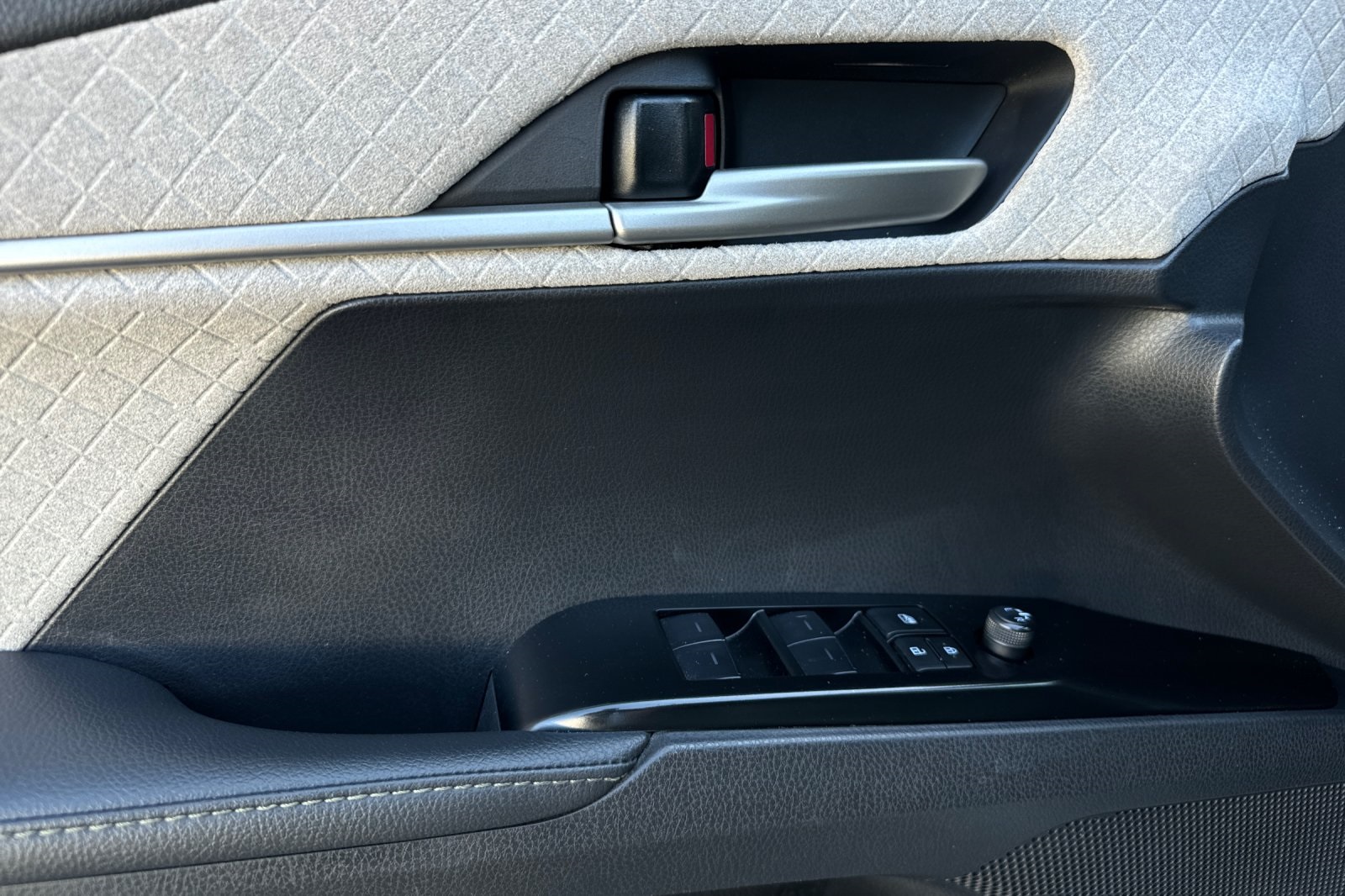 2025 Toyota Camry XLE photo 11