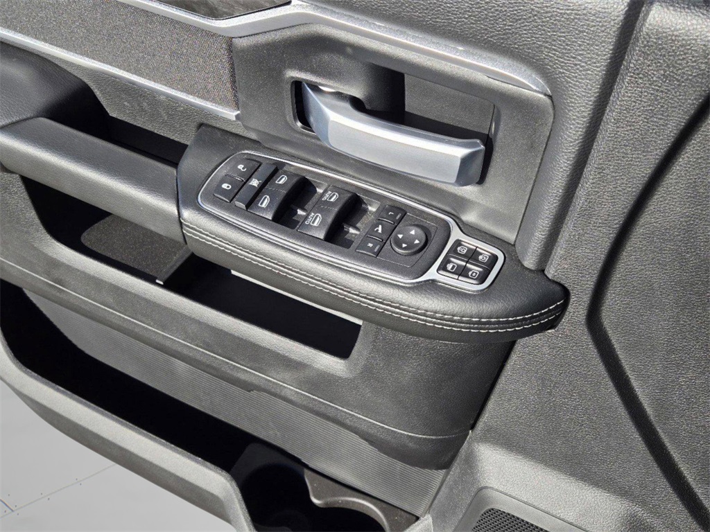 2024 Ram 2500 Big Horn photo 32