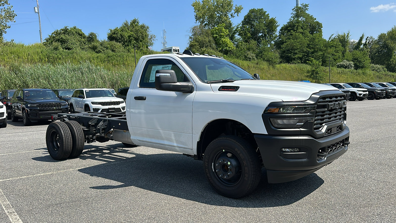2025 Ram 3500 Tradesman photo 2