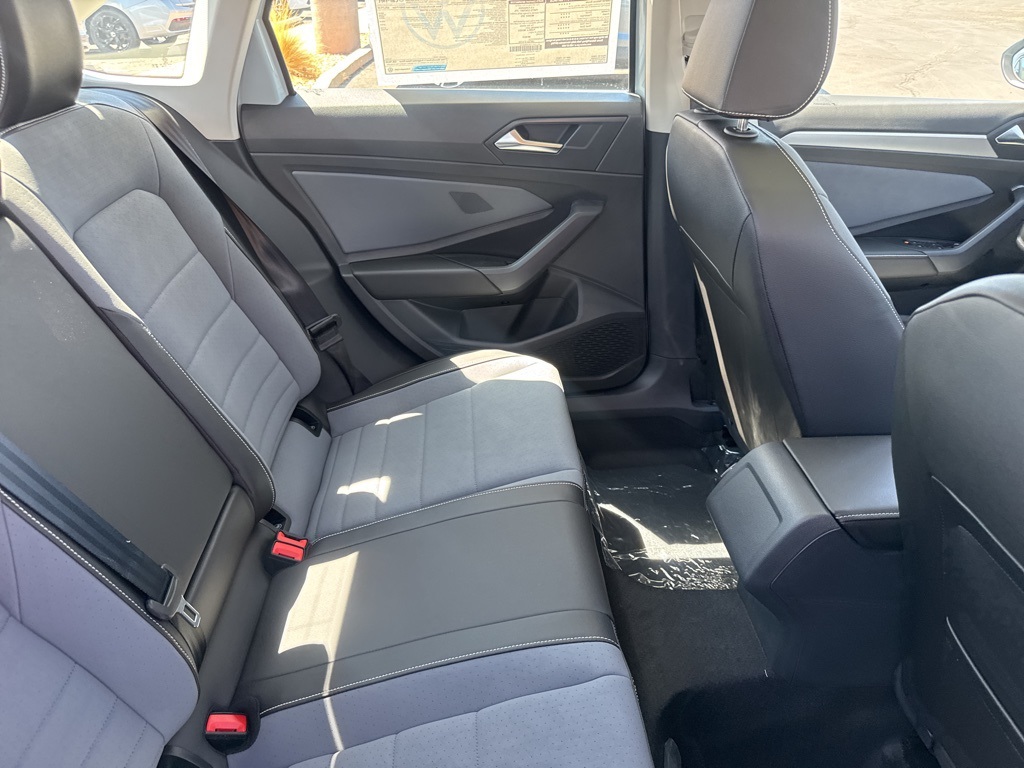 2025 Volkswagen Jetta 1.5T SE photo 11