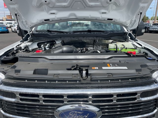 2025 Ford F-450 photo 28