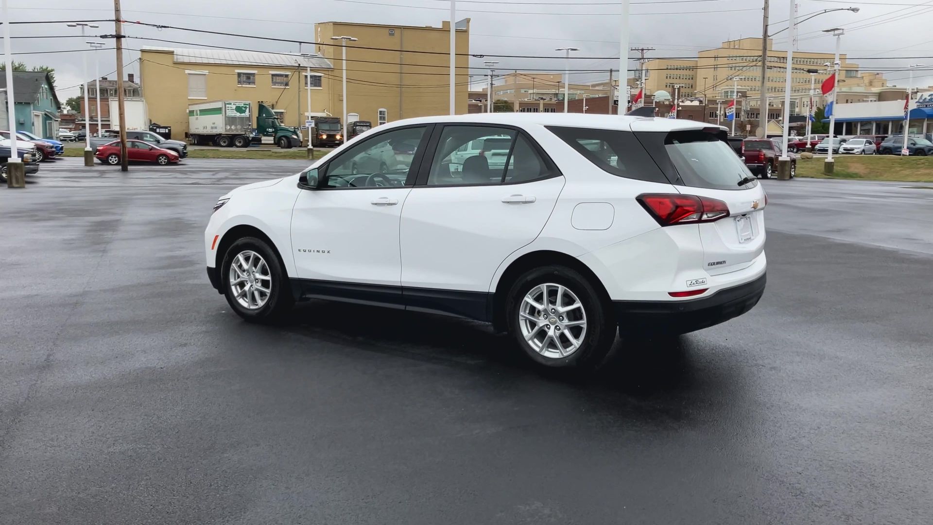 2024 Chevrolet Equinox LS photo 16
