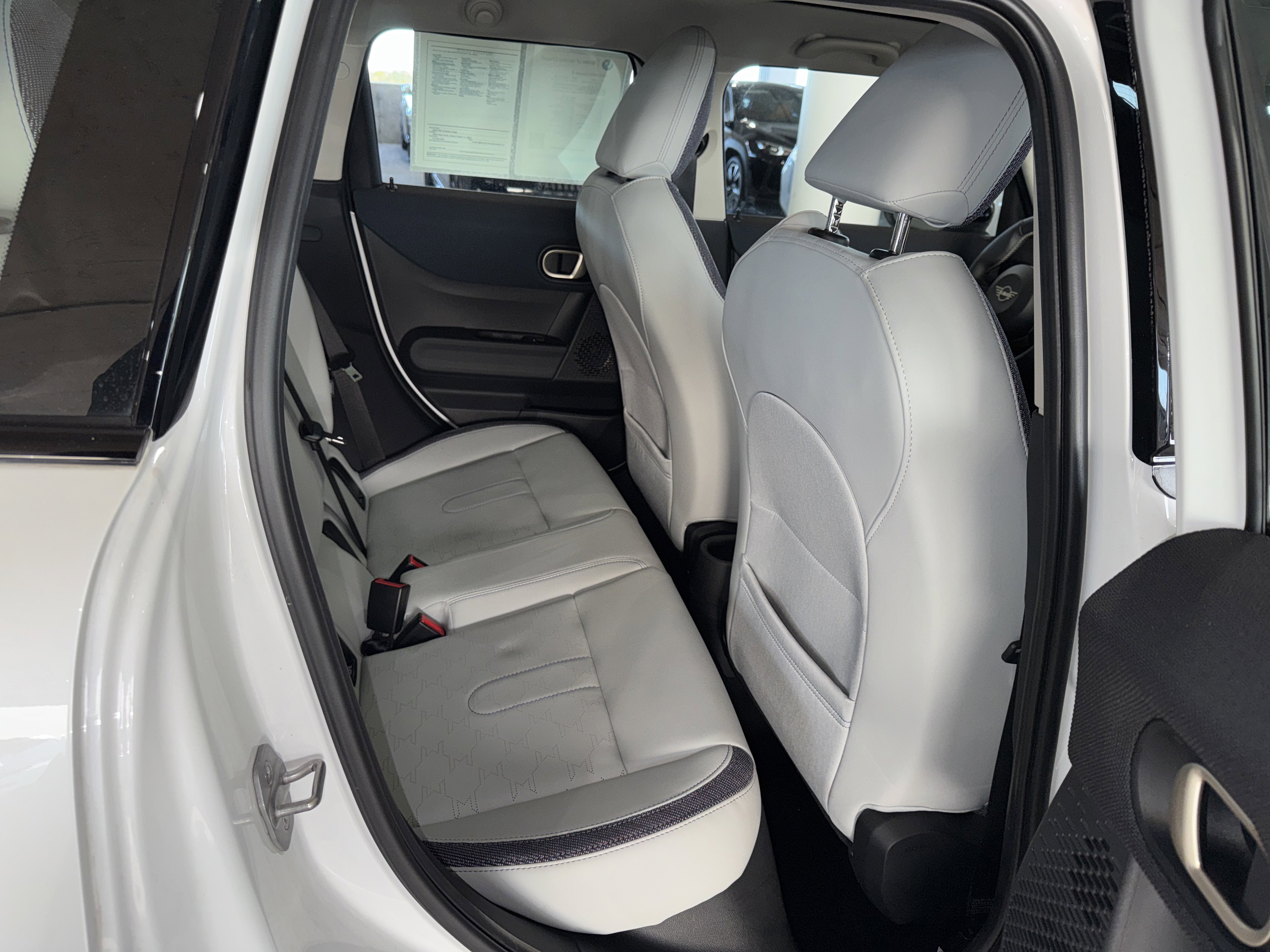 2025 Mini Cooper 4 Door Hardtop Signature photo 3