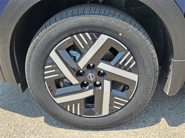 2025 Nissan Kicks SV photo 4