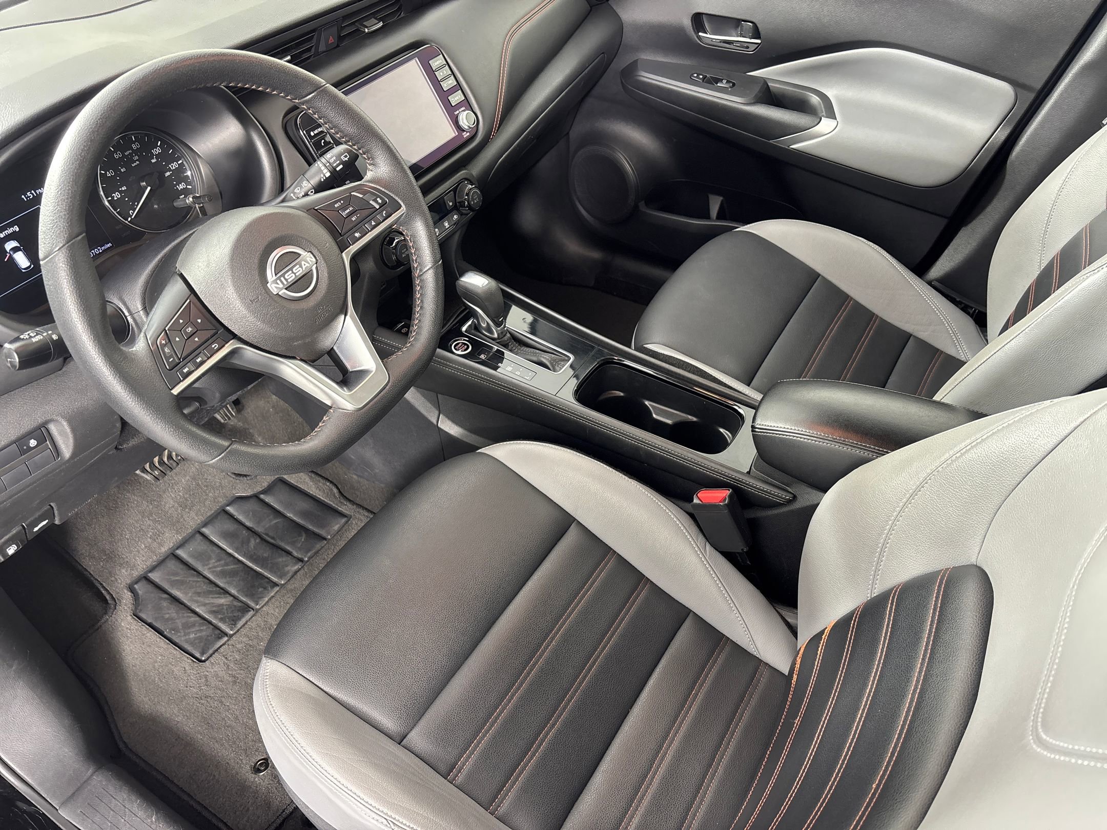 2023 Nissan Kicks SR photo 3