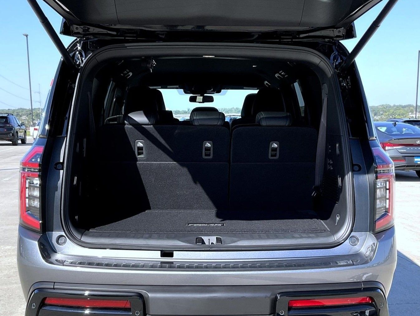 2026 Nissan Armada photo 7