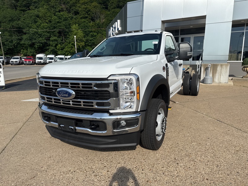 2025 Ford F-550 XL photo 2