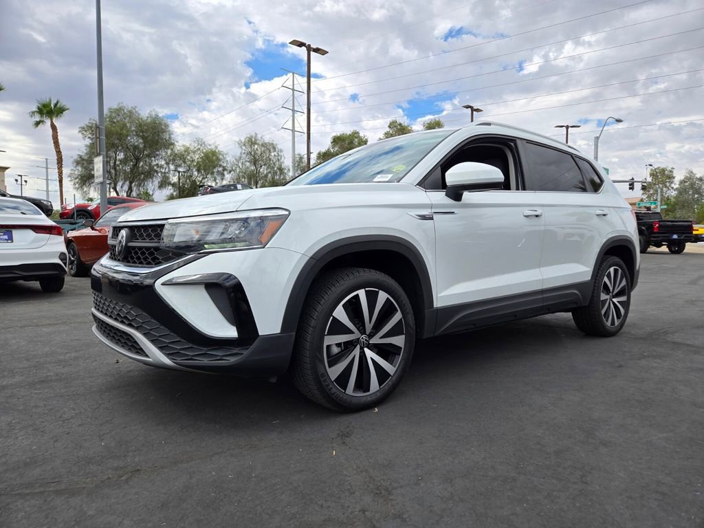 2023 Volkswagen Taos SE photo 2