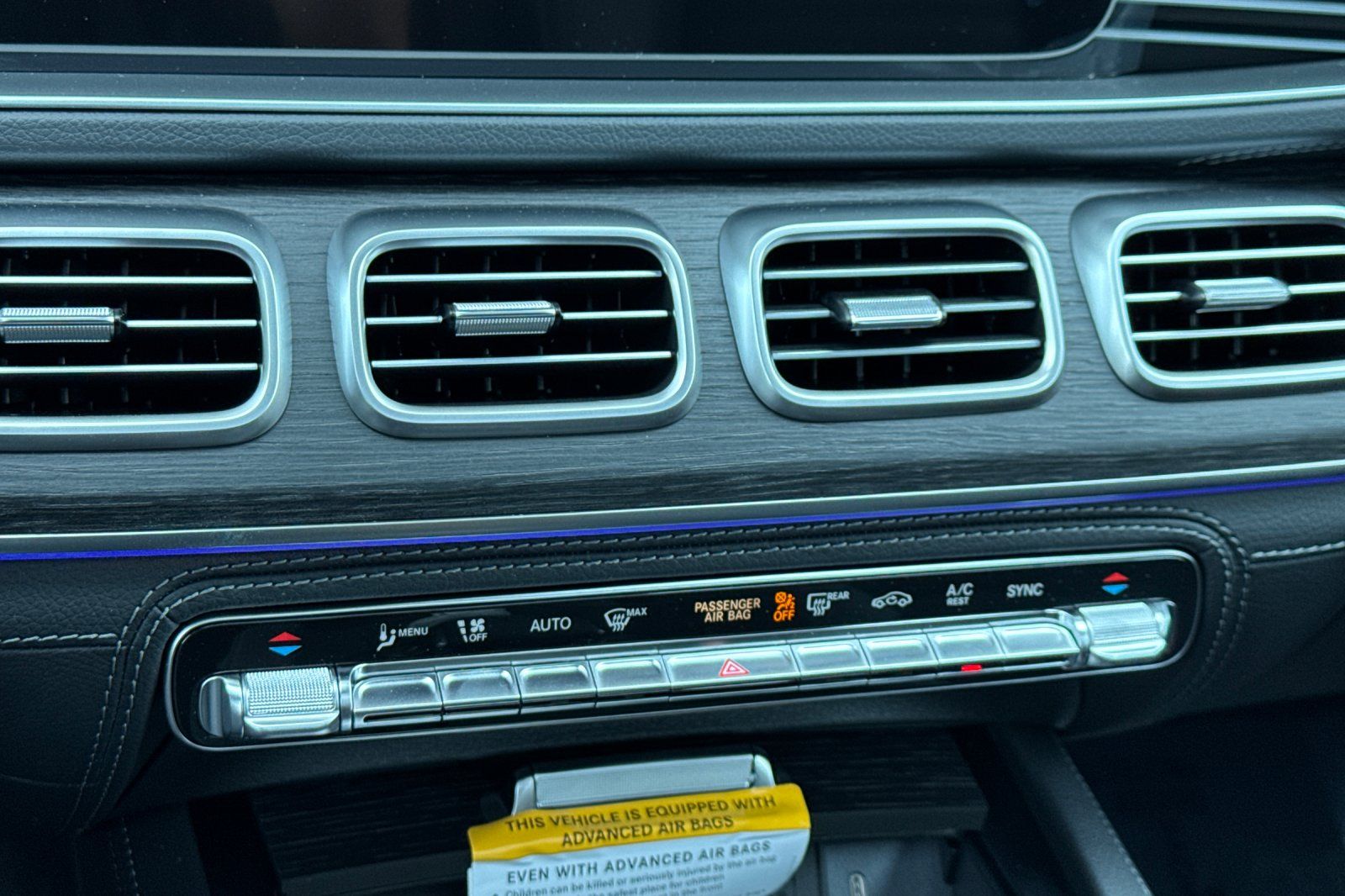 2025 Mercedes Benz GLS 580 4MATIC photo 17