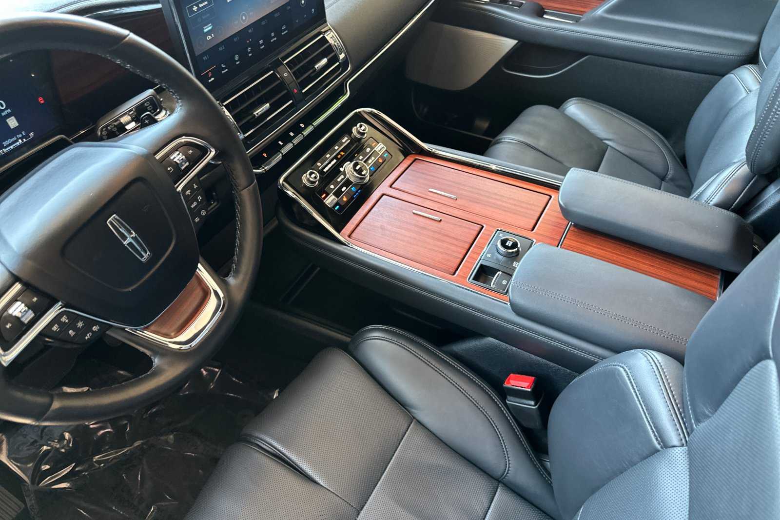 2024 Lincoln Navigator L Reserve photo 9