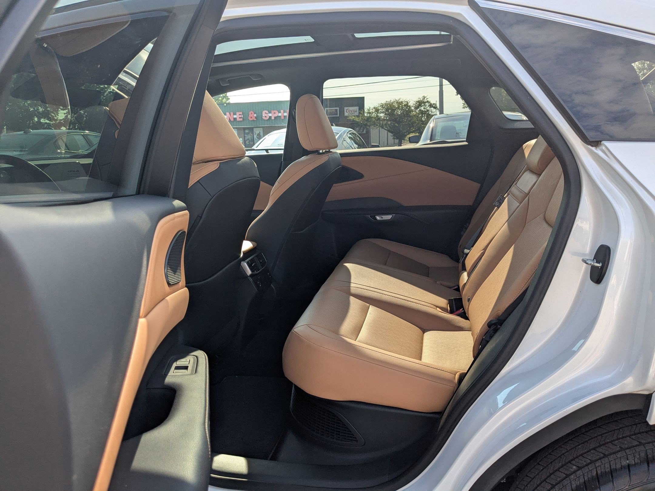 2023 Lexus RX 350h Premium photo 24