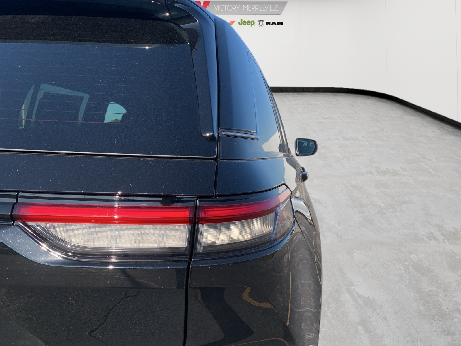 2025 Jeep Grand Cherokee Laredo photo 4