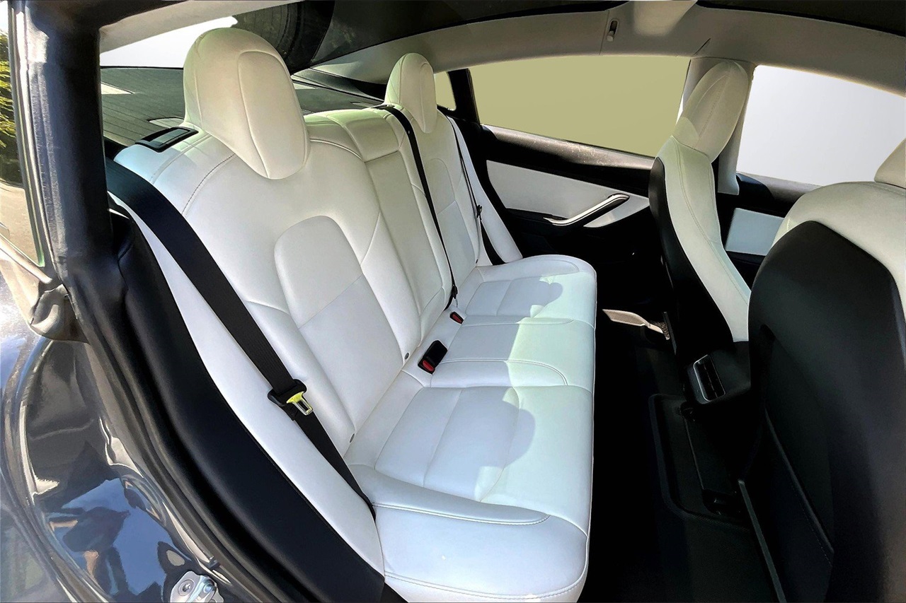 2020 Tesla Model 3 Long Range photo 22