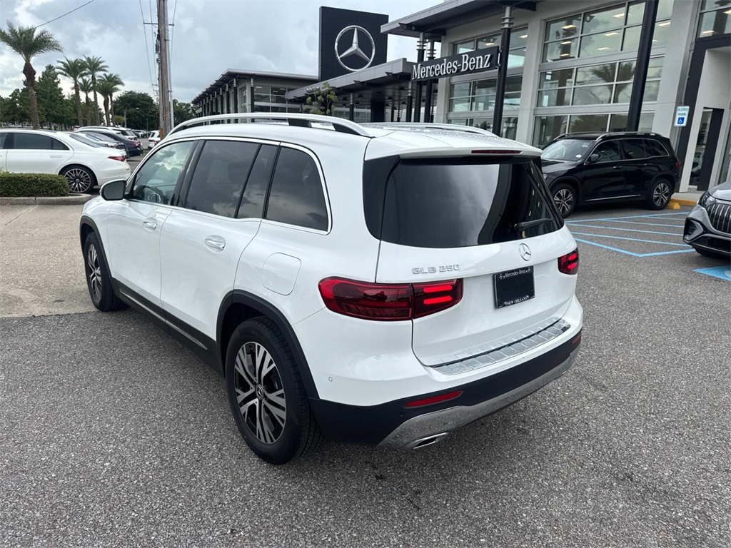 2025 Mercedes Benz GLB 250 photo 2