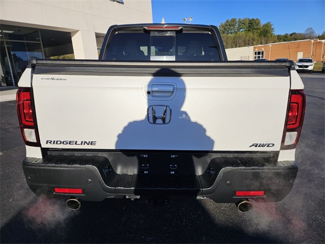 2023 Honda Ridgeline Black Edition photo 4