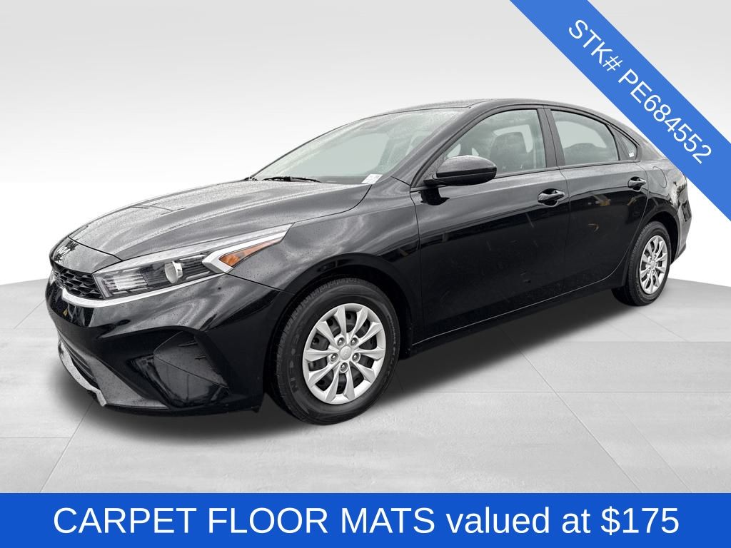 2023 Kia Forte LX photo 3