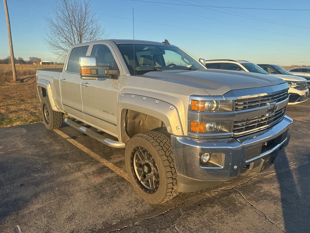 2016 Chevrolet Silverado 2500HD LTZ photo 2