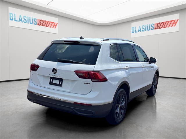 2022 Volkswagen Tiguan SE photo 3