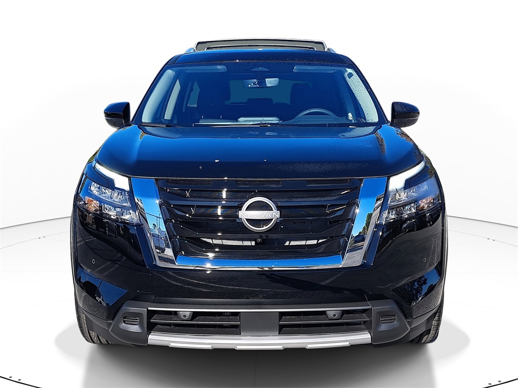 2025 Nissan Pathfinder SL photo 3