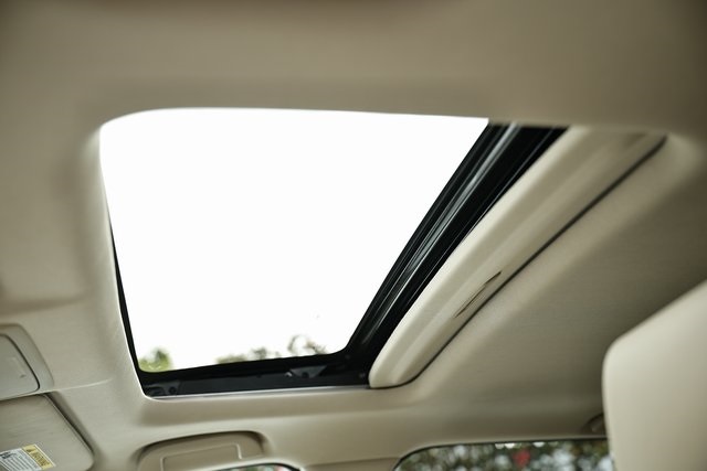 2022 Honda CR-V Hybrid Touring photo 20