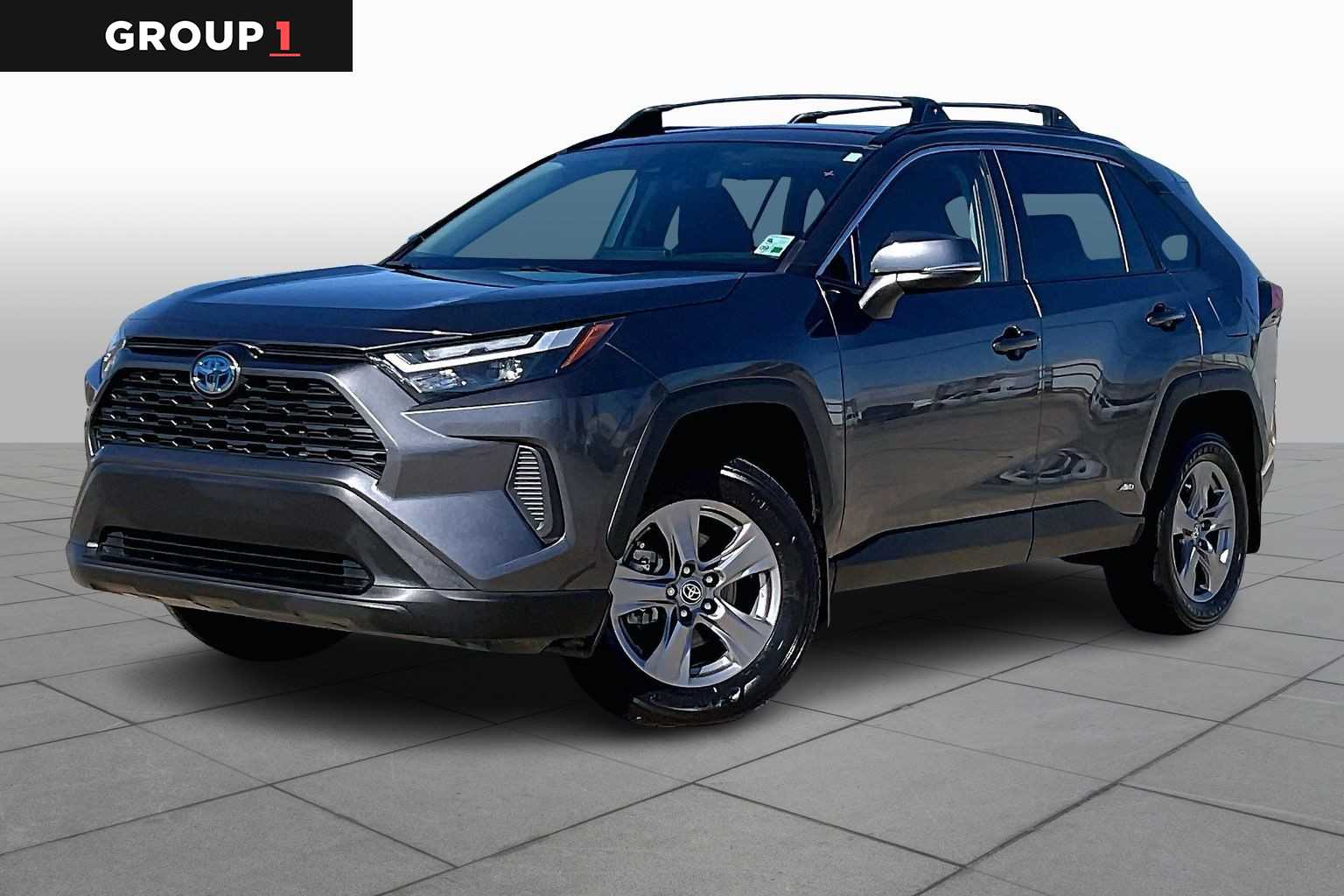 2024 Toyota RAV4 XLE's photo