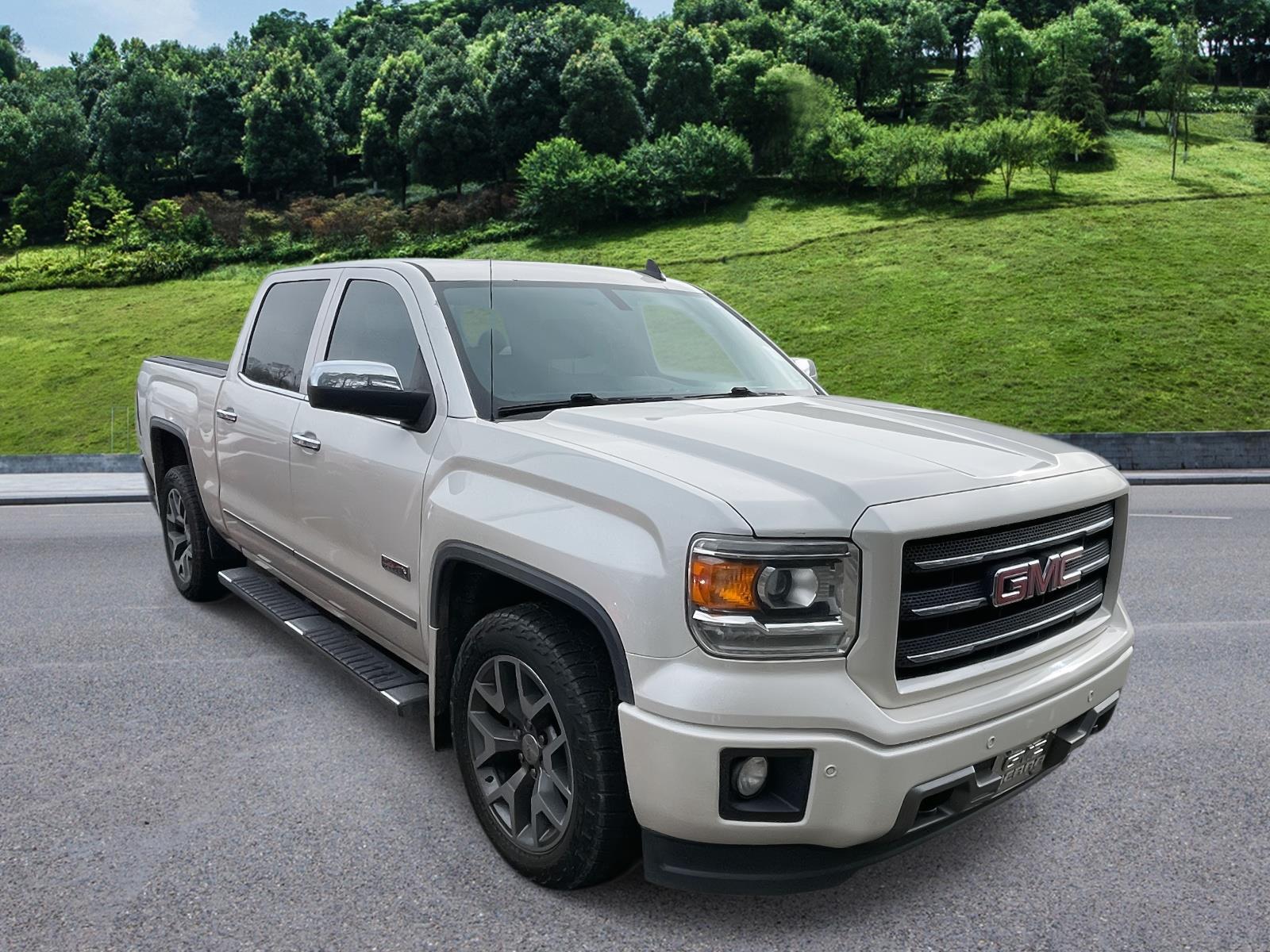 2015 GMC Sierra 1500 SLT's photo