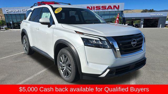2025 Nissan Pathfinder SV's photo