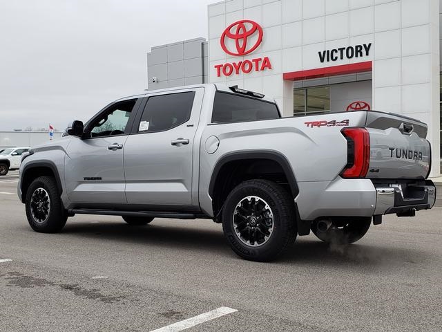2025 Toyota Tundra SR5 CrewMax photo 8
