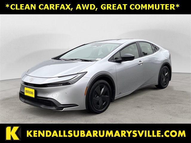 2024 Toyota Prius LE's photo