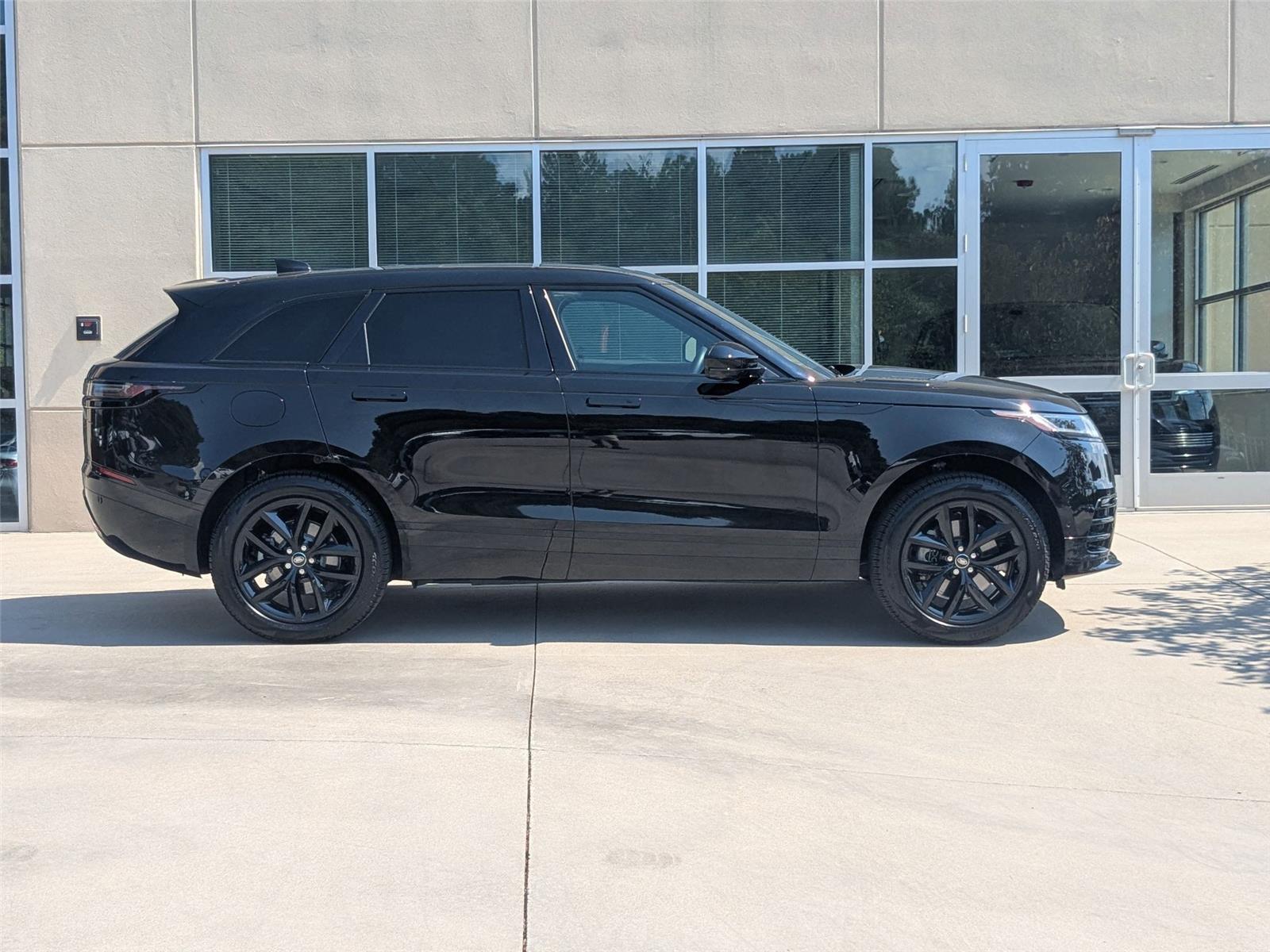 2025 Land Rover Range Rover Velar SE photo 3