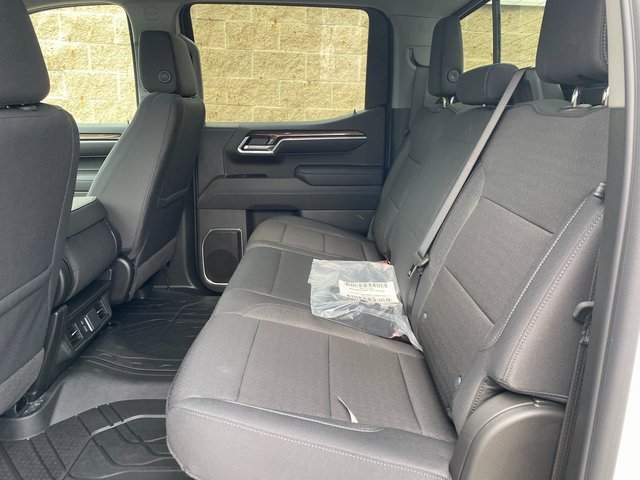 2025 Chevrolet Silverado 1500 LT photo 11