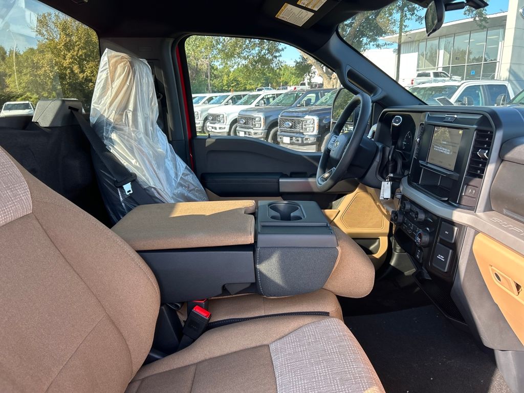 2026 Ford F-450 XLT photo 21