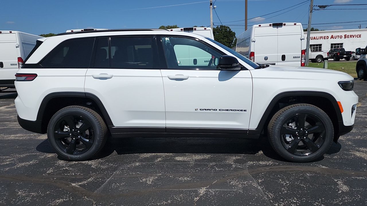 2025 Jeep Grand Cherokee Limited photo 9