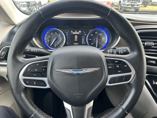 2017 Chrysler Pacifica Touring L photo 7