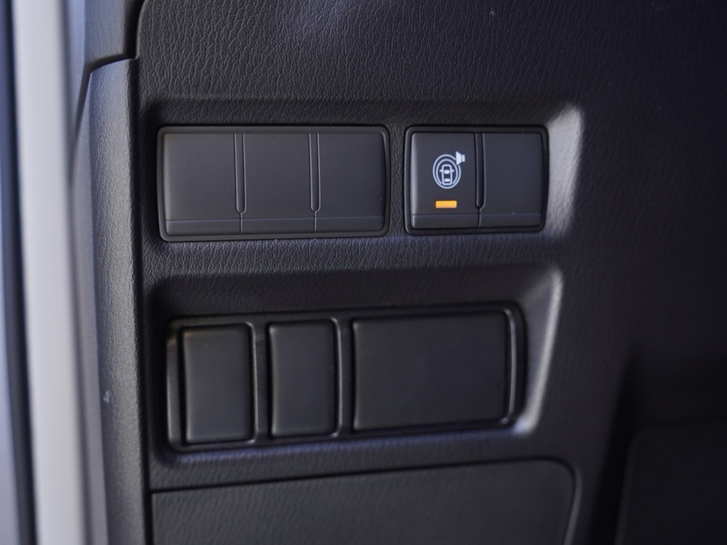 2022 Nissan Armada SV photo 11