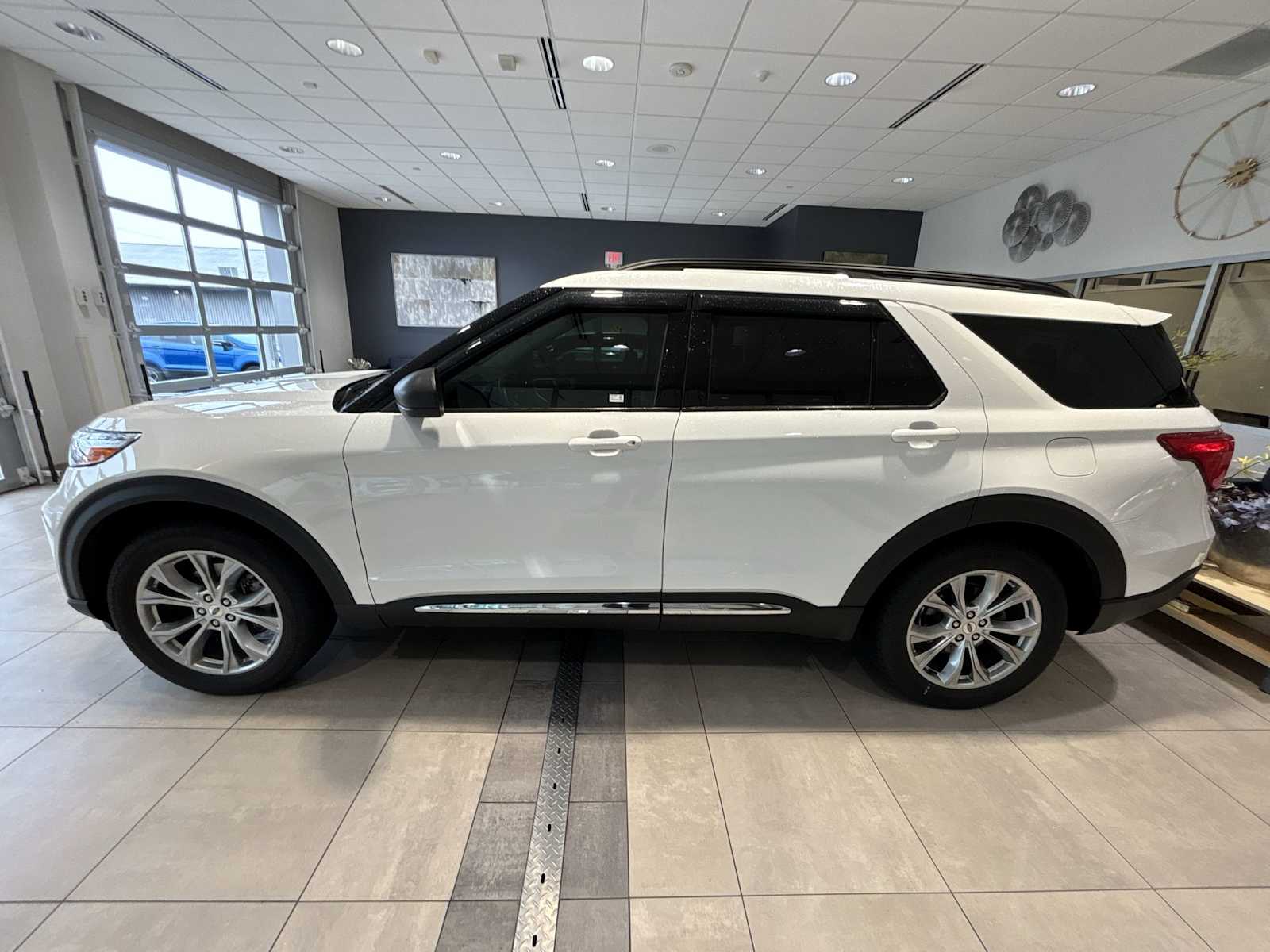 2020 Ford Explorer XLT photo 5
