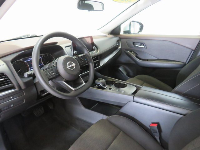 2023 Nissan Rogue SV photo 3