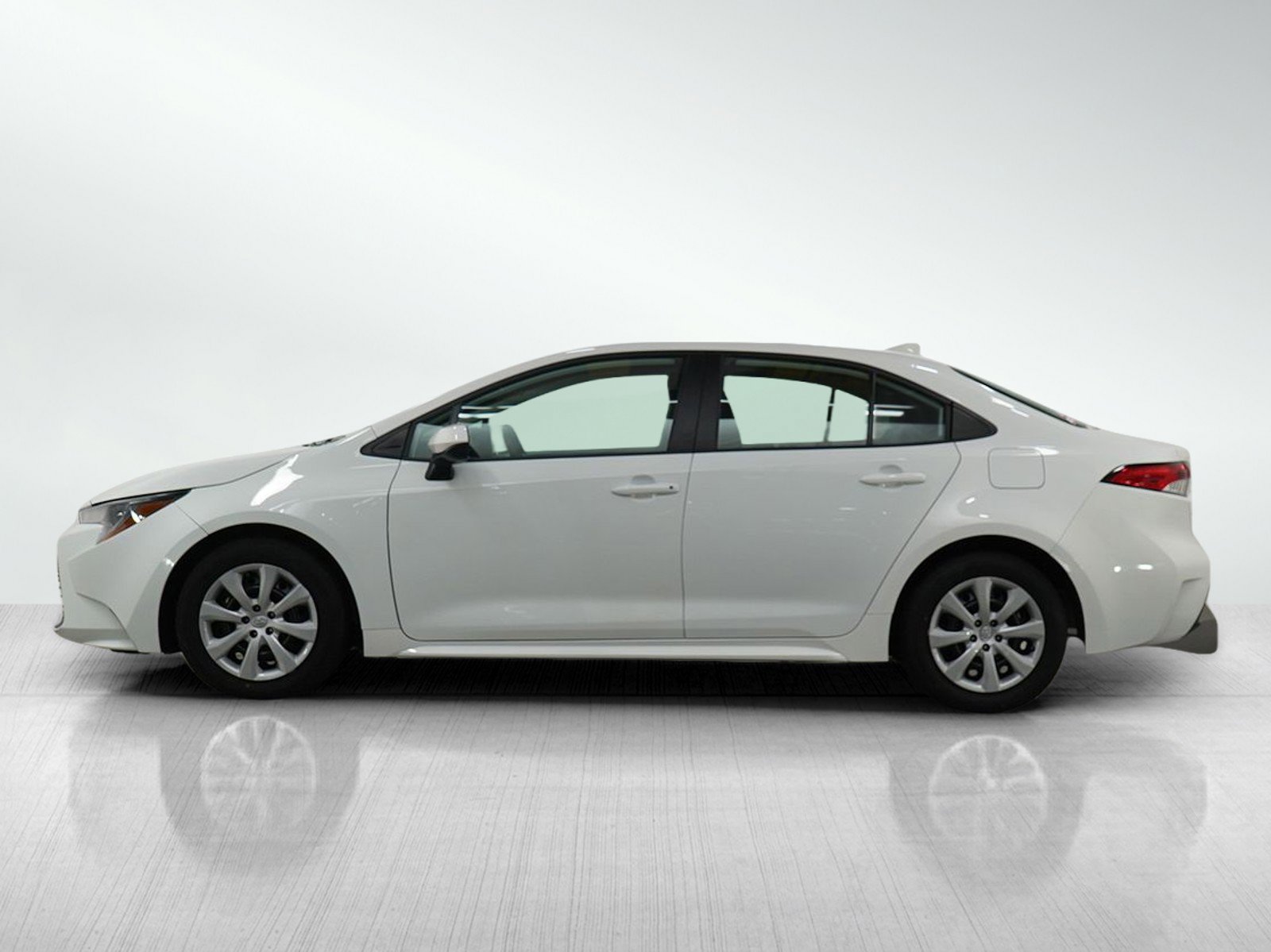 Used 2024 Toyota Corolla LE with VIN 5YFB4MDE7RP211659 for sale in Bloomington, Minnesota