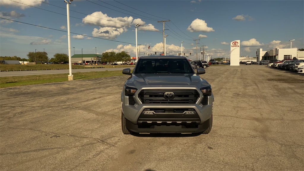 2025 Toyota Tacoma SR5 4x4 Double Cab photo 3
