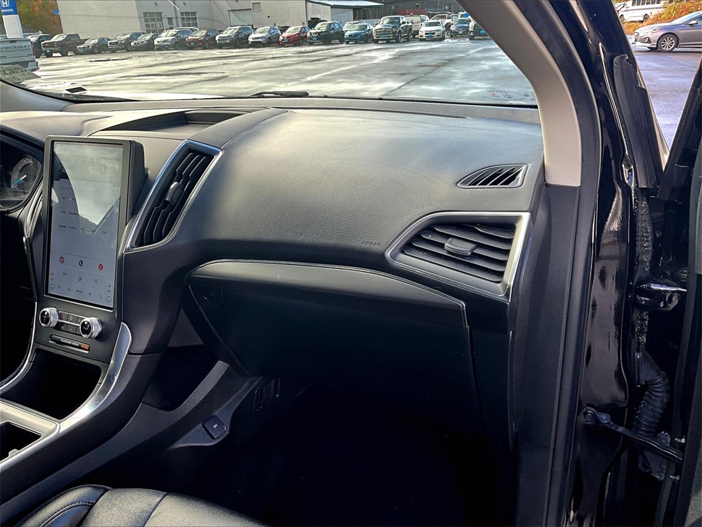 2022 Ford Edge Titanium photo 13
