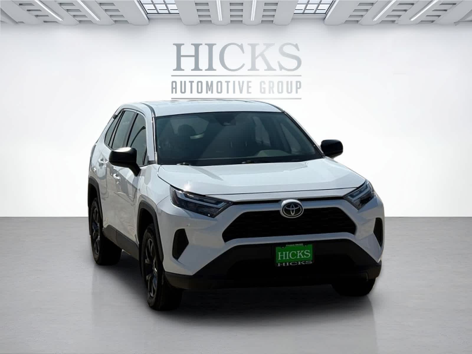2024 Toyota RAV4 LE photo 3