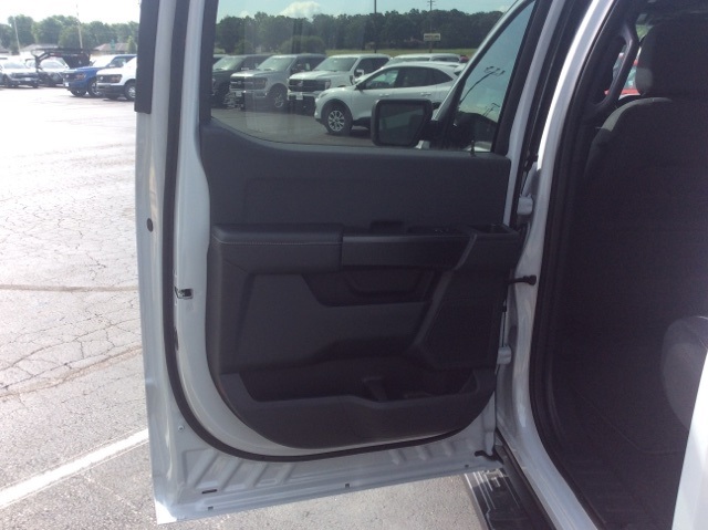 2025 Ford F-150 STX photo 24