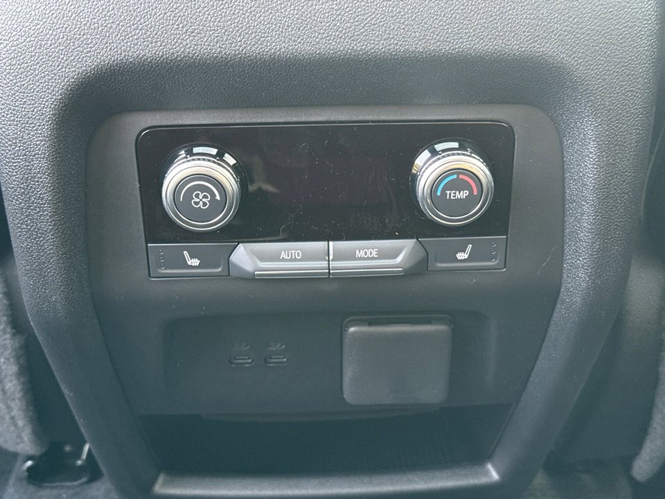 2025 GMC ACADIA - Image 31